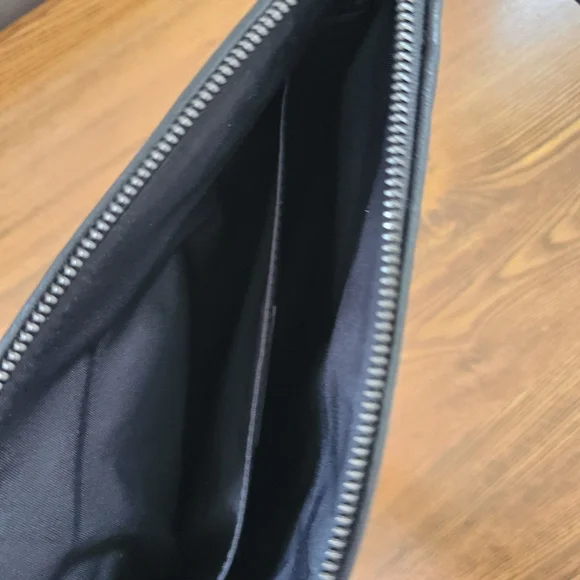 Black Chevron Leather TORY BURCH Ladies Clutch - Picture 3 of 3